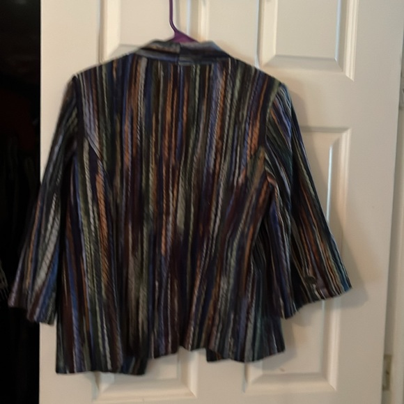 Multi colored short jacket. Super condition. Size Medium. - Picture 3 of 3